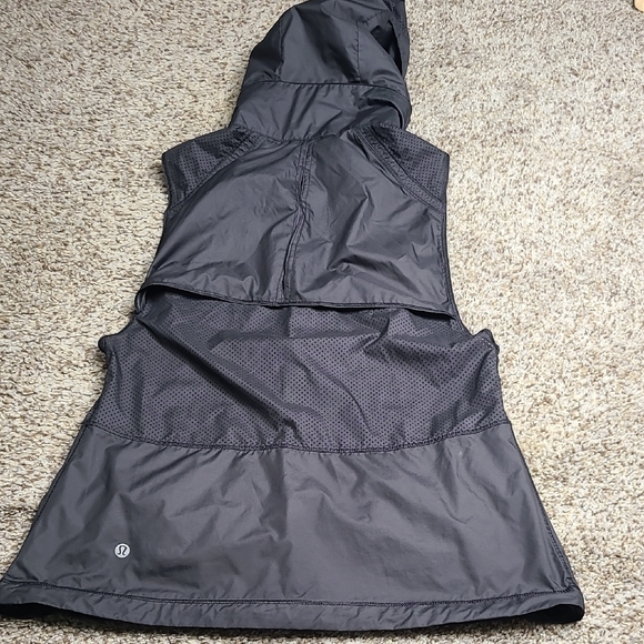 Lululemon Pack-it Vest - Picture 5 of 6